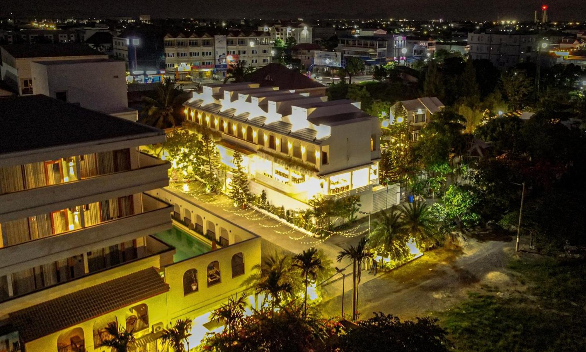 Montagne Residence 贡布 外观 照片